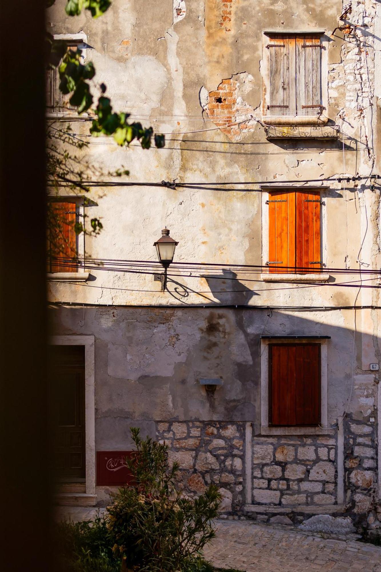 Montalbano Gem - Heritage Studio With Airy Vibes Ровинь Экстерьер фото